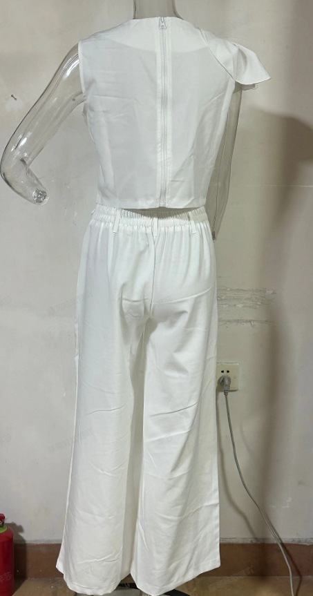 WOLFF Comfort Chic Outfit