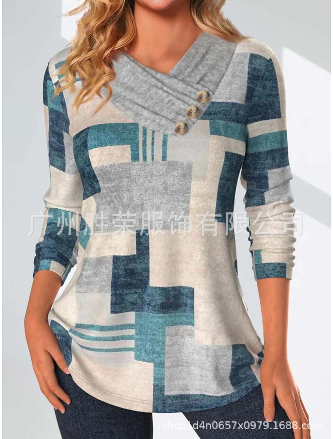 Three-button V-neck Contrast Color Long-sleeve Sweater