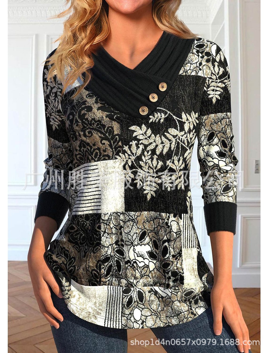 Three-button V-neck Contrast Color Long-sleeve Sweater