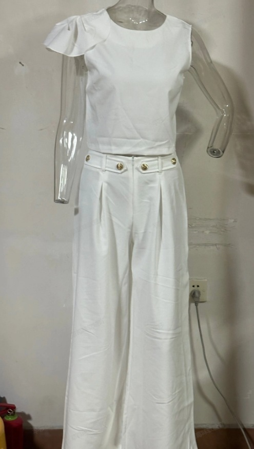 WOLFF Comfort Chic Outfit